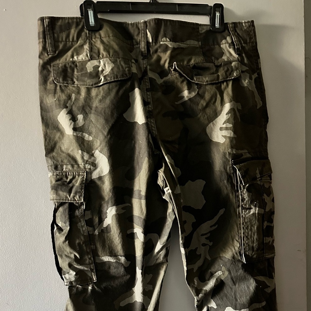 Camo canvas pants 34x32. Slim in hips. No stretch.